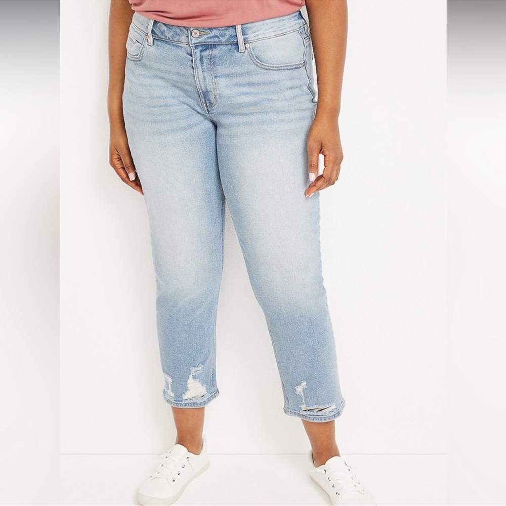 KanCan Boyfriend Mid Rise Ripped Ankle Jean size 32